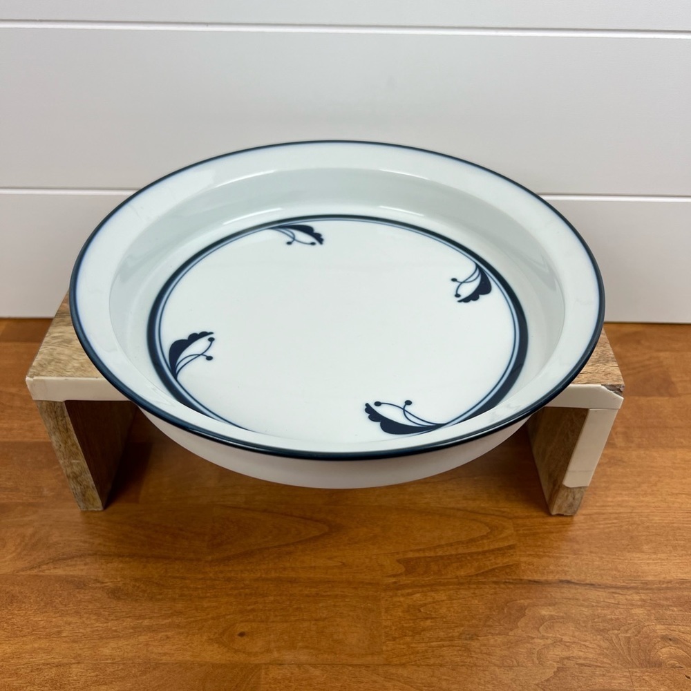 10” dansk flora bayberry quiche/pie dish..